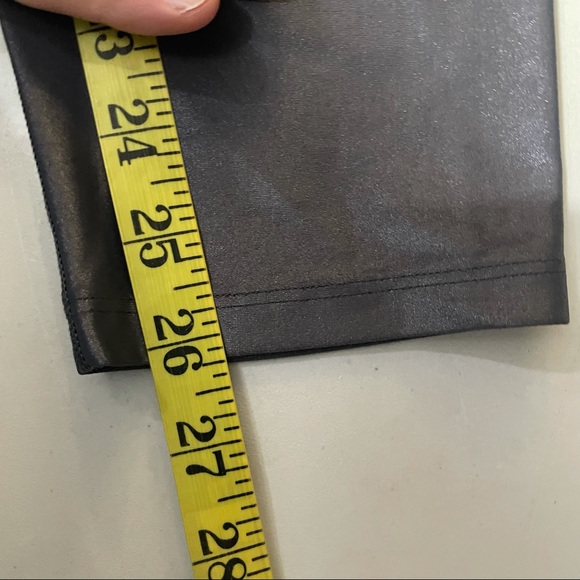 Carbon38 Regular Rise Leggings in Takara Shine S - Picture 12 of 14